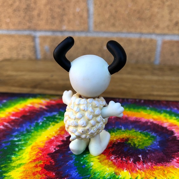 Tiny Snoopy toy PVC Peanuts figurine collectible - Picture 5 of 11